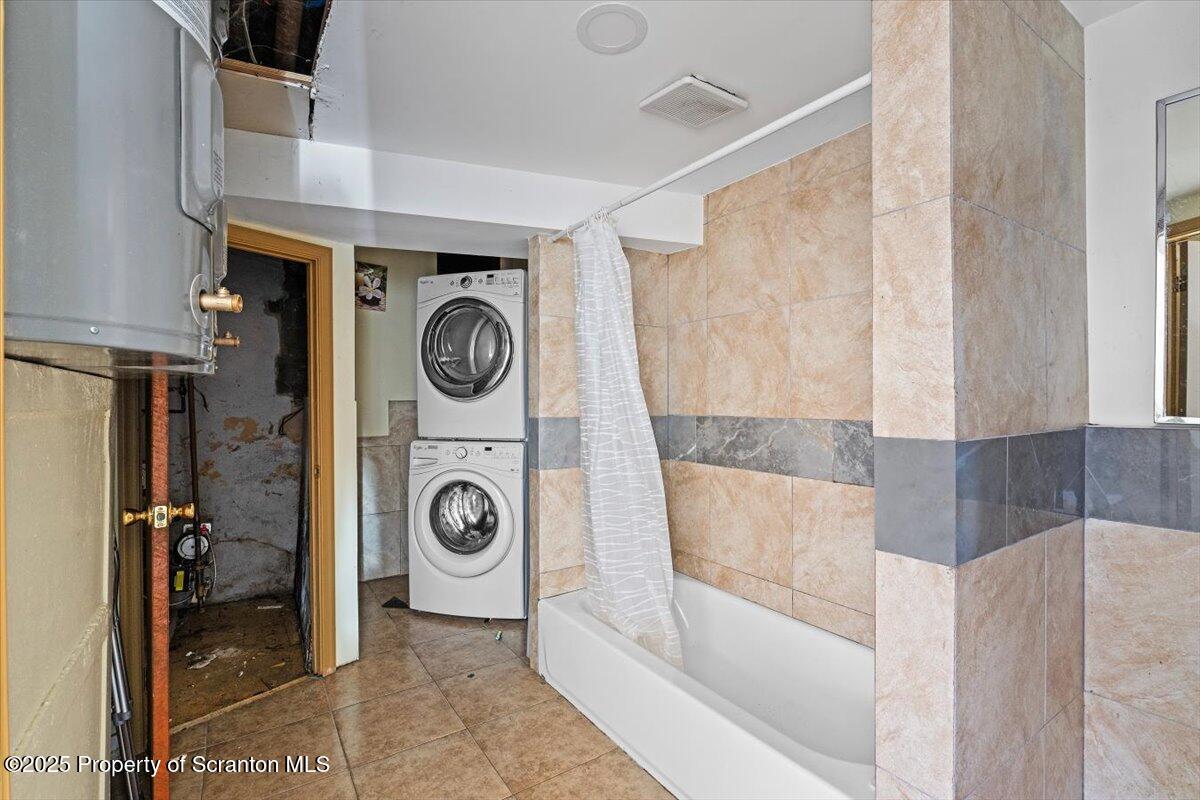 705 Landis Street Scranton, PA 18504 - Photo 32 of 35 a view of washer and dryer