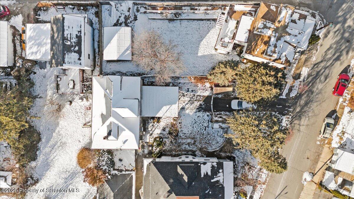 705 Landis Street Scranton, PA 18504 - Photo 4 of 35 02-DJI_20251209092829_0992_D