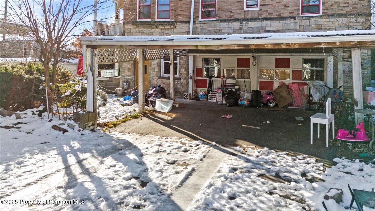 705 Landis Street Scranton, PA 18504 - Photo 7 of 35 07-DJI_20251209093504_0008_D