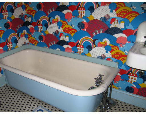 33 Manor House Road Newton, MA 02459 - Photo 21 of 27 a bathroom with a bathtub and a shower curtain