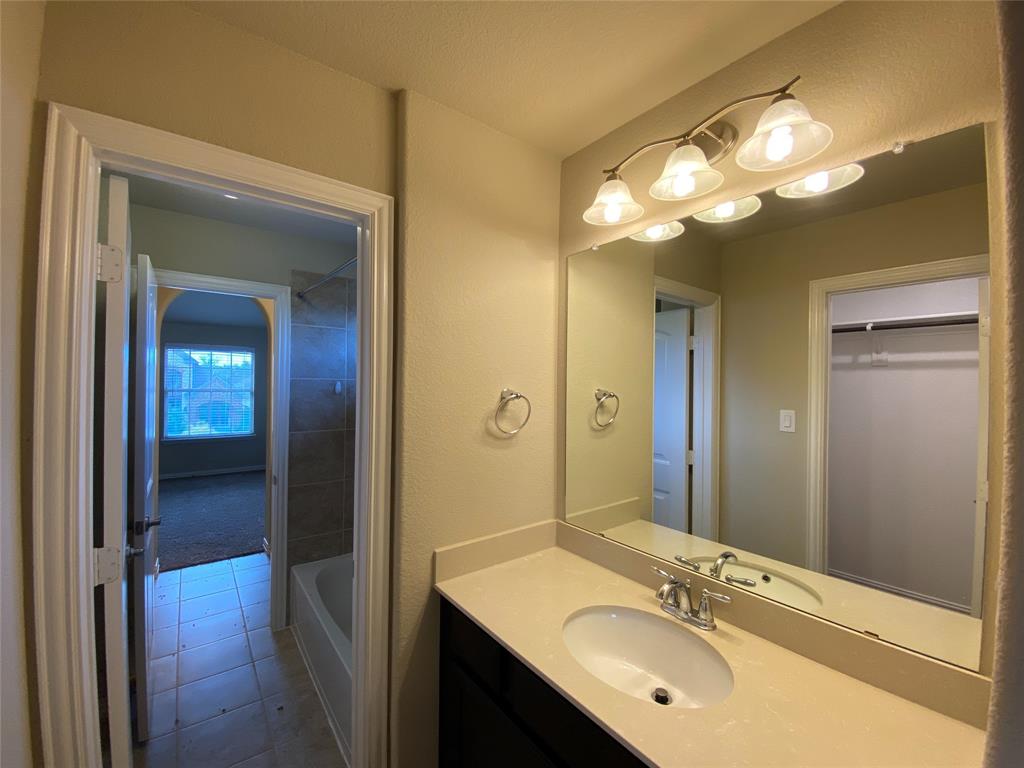927 Bentley Drive Roanoke, TX 76262 - Photo 25 of 33