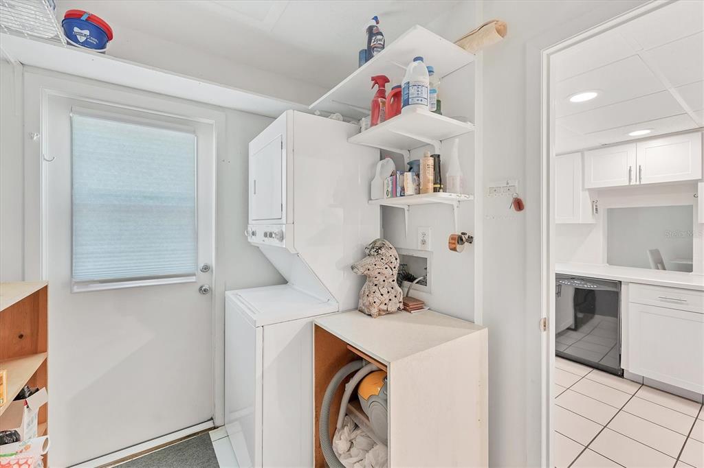 534 Sutton Place Longboat Key, FL 34228 - Photo 19 of 47 a view of washer and dryer
