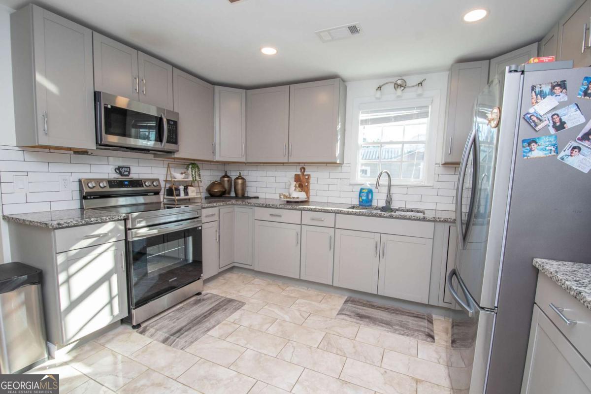 427 Fling Road LaGrange, GA 30240 - Photo 9 of 49