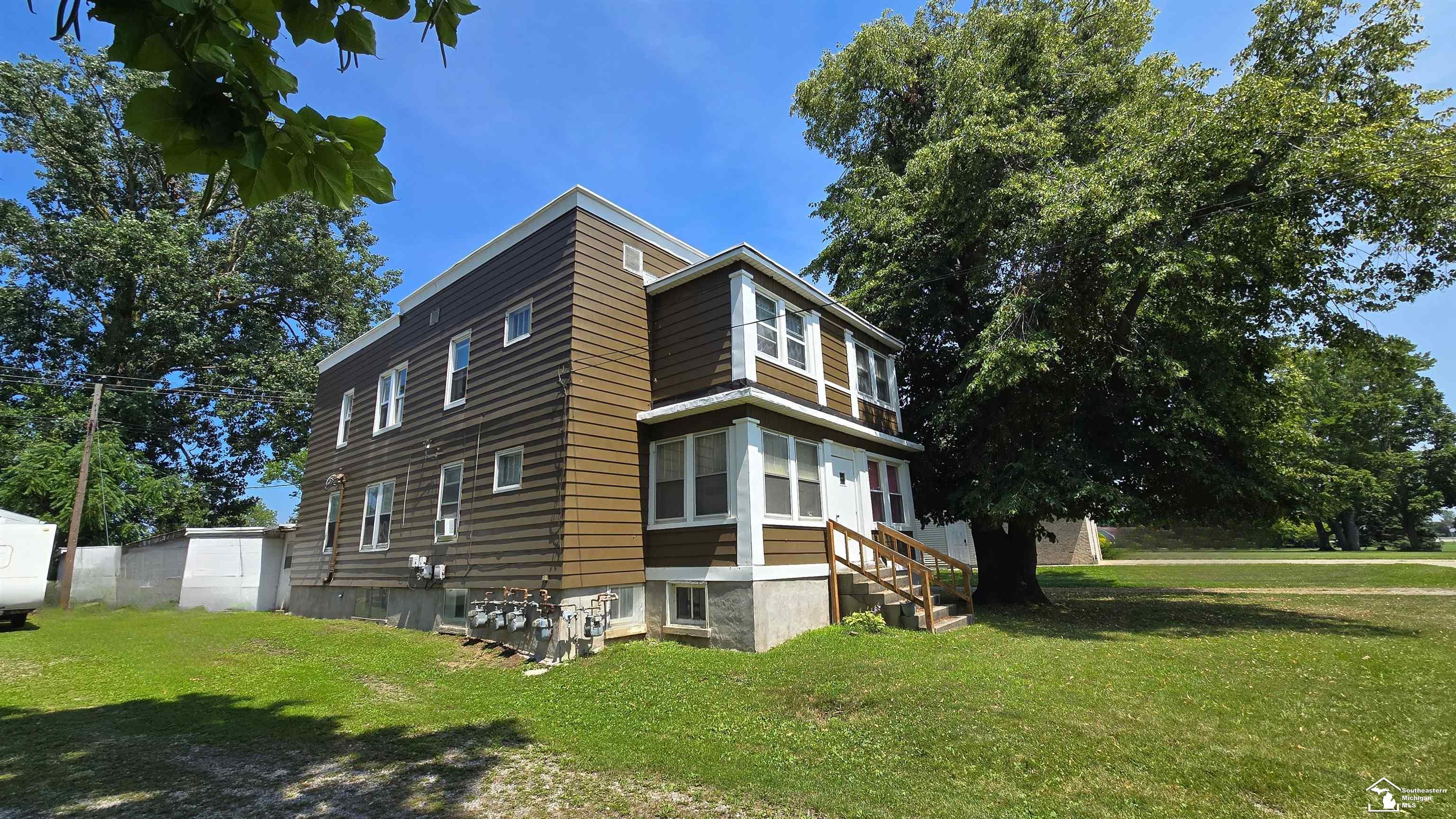 3042 South Custer Road Monroe, MI 48161 - Photo 2 of 21