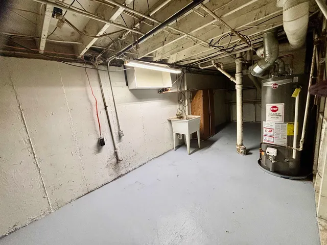 $170,000 | 206 Hosmer Street, Loves Park, IL 61111