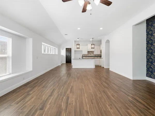 $2,400 | 8113 Spitfire Trail, Aubrey, TX 76227