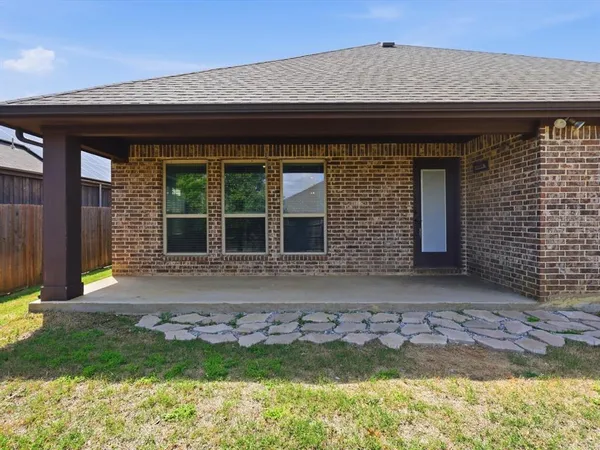 $2,400 | 8113 Spitfire Trail, Aubrey, TX 76227