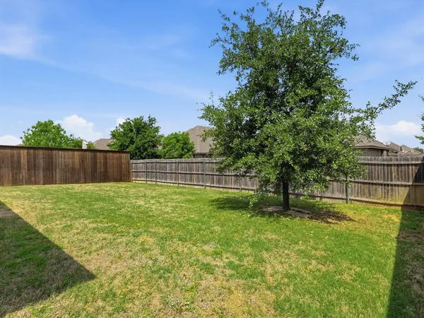 $2,400 | 8113 Spitfire Trail, Aubrey, TX 76227