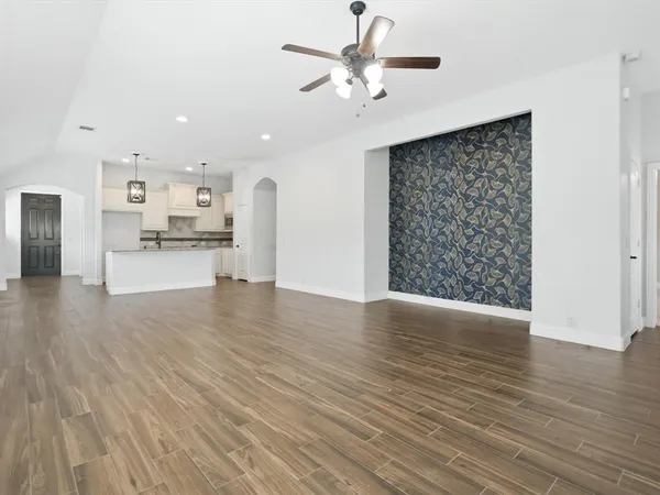 $2,400 | 8113 Spitfire Trail, Aubrey, TX 76227