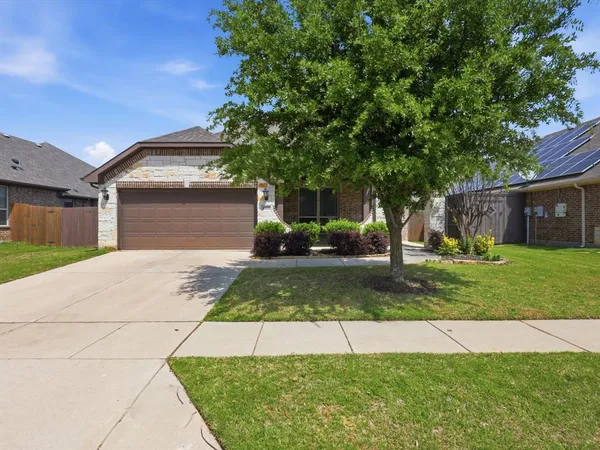 $2,400 | 8113 Spitfire Trail, Aubrey, TX 76227