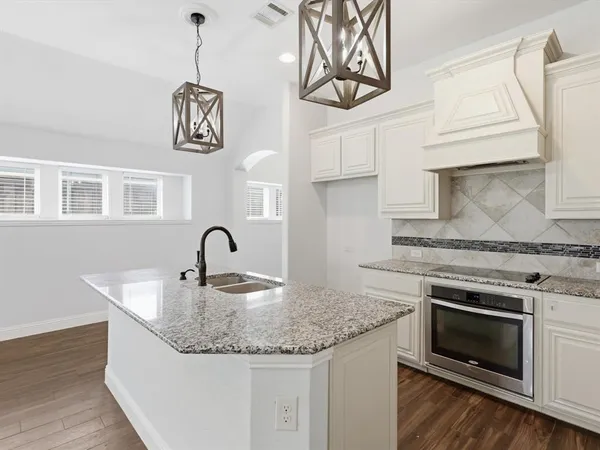 $2,400 | 8113 Spitfire Trail, Aubrey, TX 76227