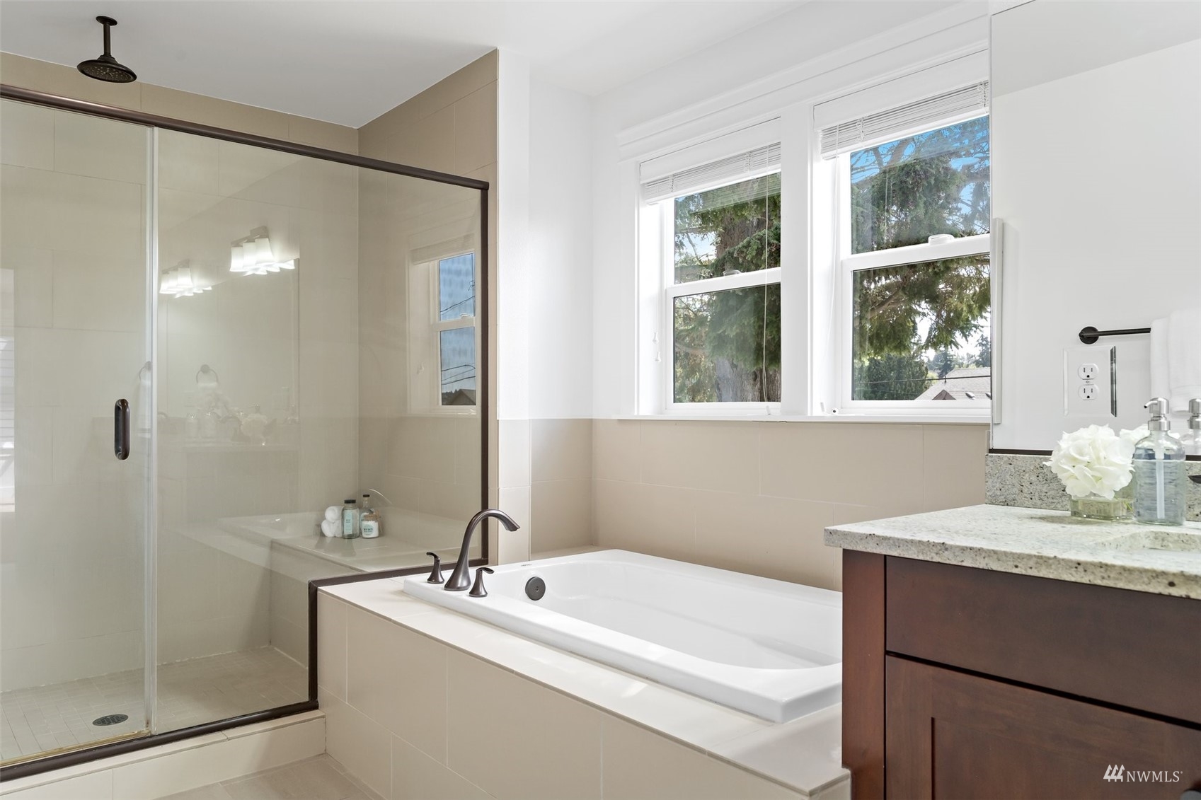 1012 North 29th Street Renton, WA 98056 - Photo 25 of 40 a bathroom with a bathtub and a sink