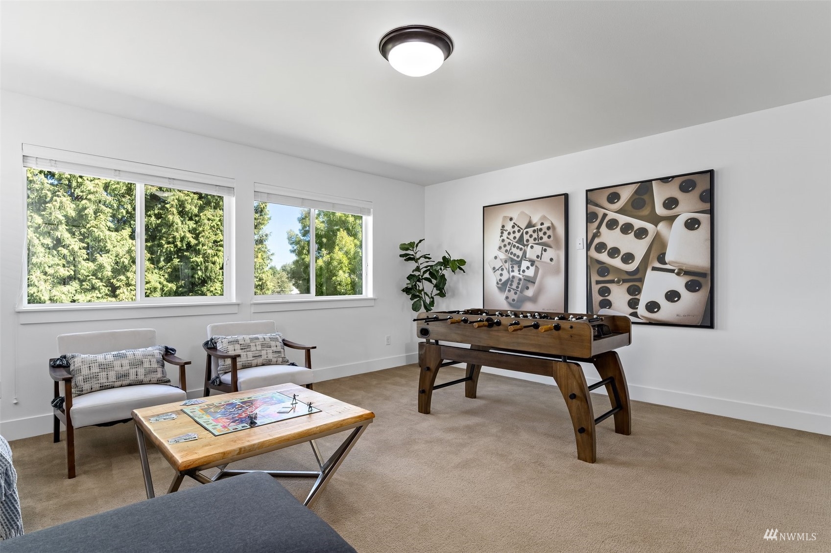 1012 North 29th Street Renton, WA 98056 - Photo 33 of 40 a living room with furniture and a window