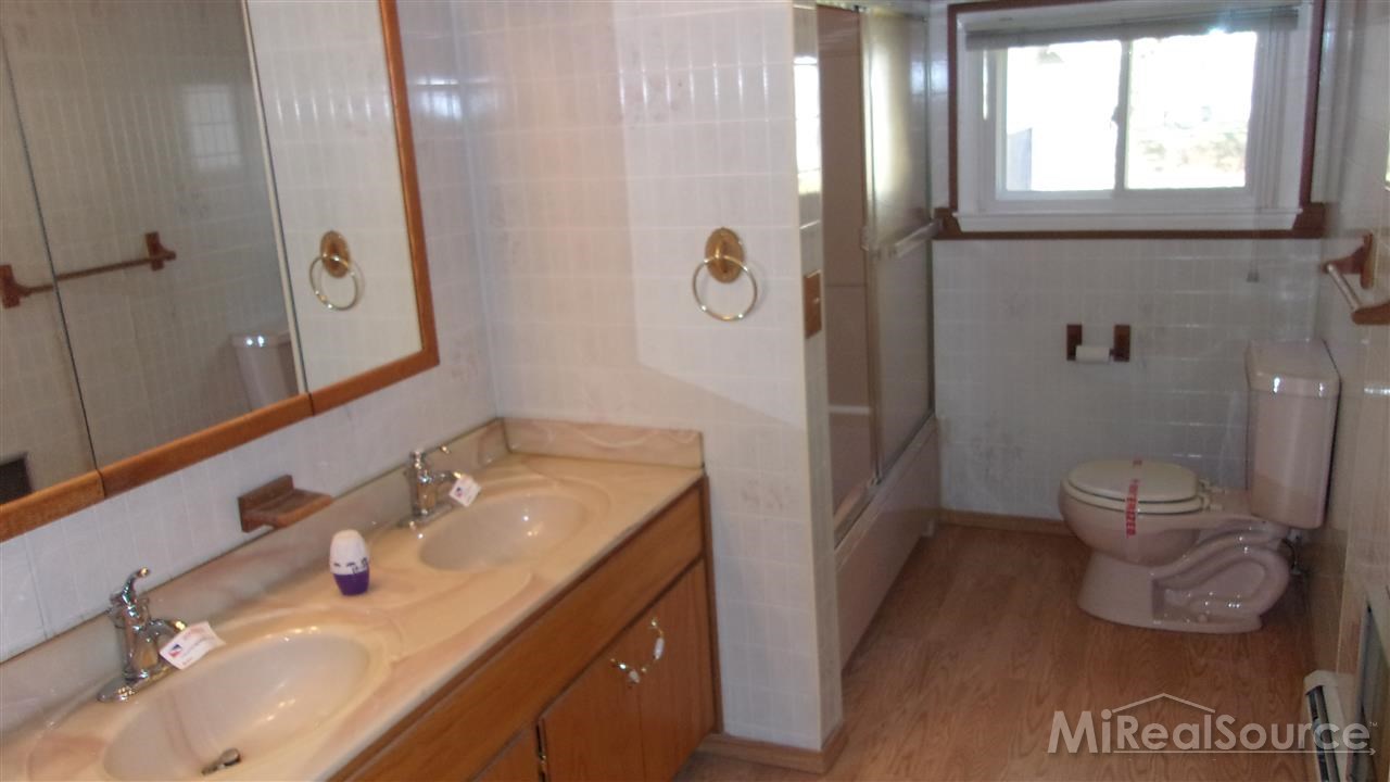 9173 Field Road Algonac, MI 48001 - Photo 20 of 30 31217890-19.JPG
