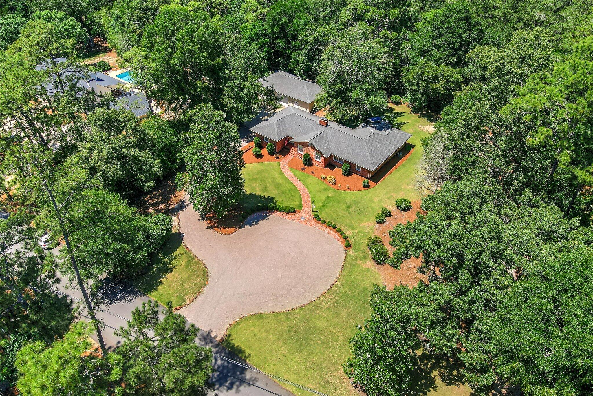1618 Ridgecrest Lane Aiken, SC 29801 - Photo 4 of 50