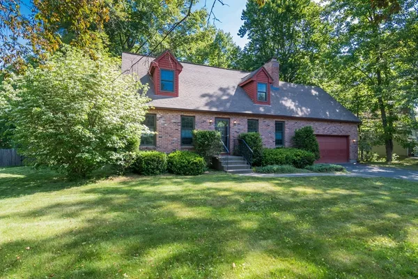 $525,000 | 13 Carillon Circle, Easthampton, MA 01027