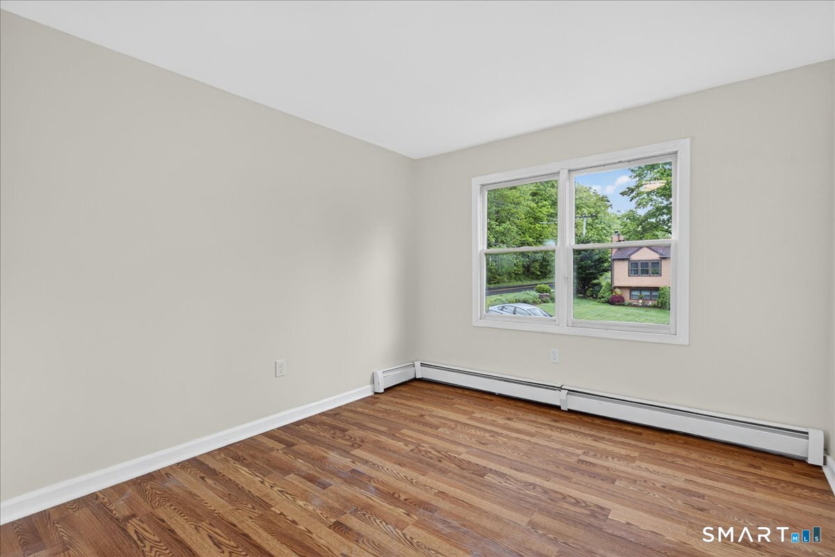 492 Long Hill Road Middletown, CT 06457 - Photo 15 of 40