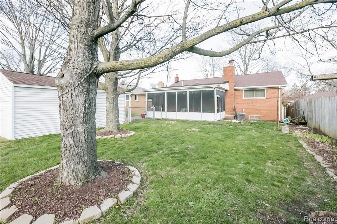 110 South Alice Avenue Rochester, MI 48307 - Photo 24 of 27 025-Rear_View-2593521-large.jpg