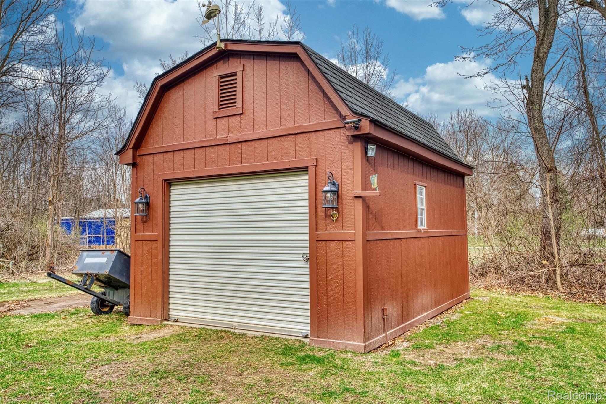 7341 Hogan Road Fenton, MI 48430 - Photo 41 of 47 DSC02357_17.jpg