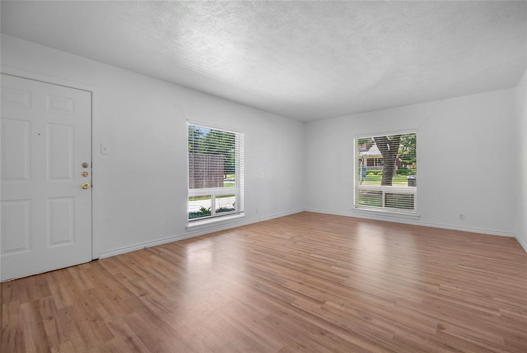 4723 Victor Street, Unit B Dallas, TX 75246 - Photo 3 of 12