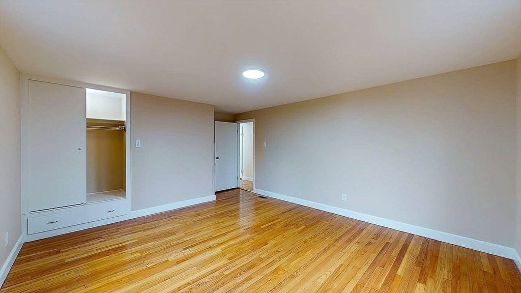 437 Salisbury Street Worcester, MA 01609 - Photo 18 of 36