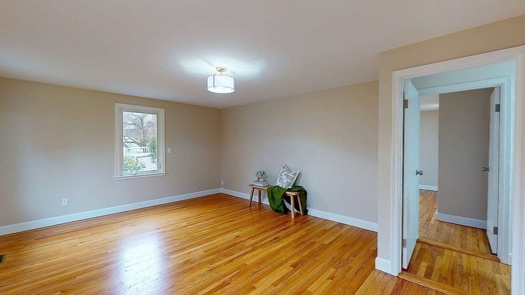 437 Salisbury Street Worcester, MA 01609 - Photo 19 of 37