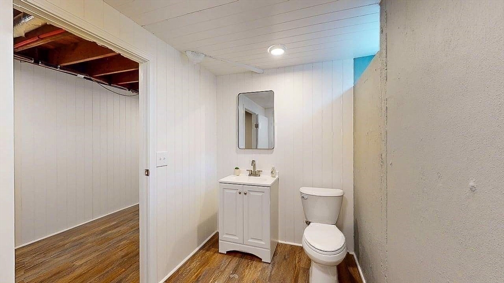 437 Salisbury Street Worcester, MA 01609 - Photo 29 of 37
