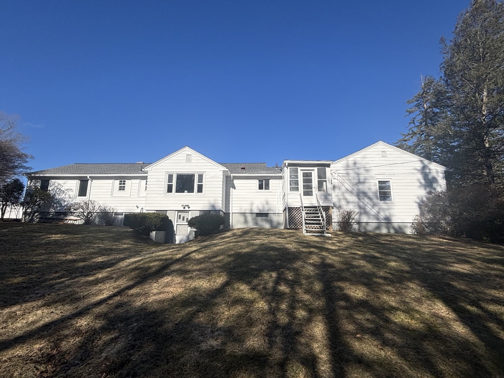 437 Salisbury Street Worcester, MA 01609 - Photo 35 of 37