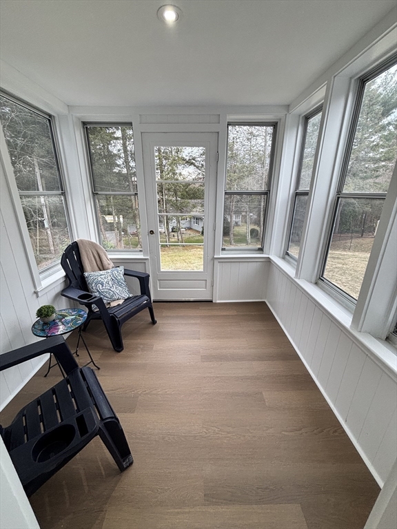 437 Salisbury Street Worcester, MA 01609 - Photo 7 of 36