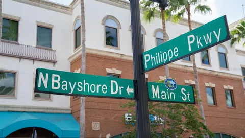 $565,000 | 735 2nd Street North, Safety Harbor, FL 34695