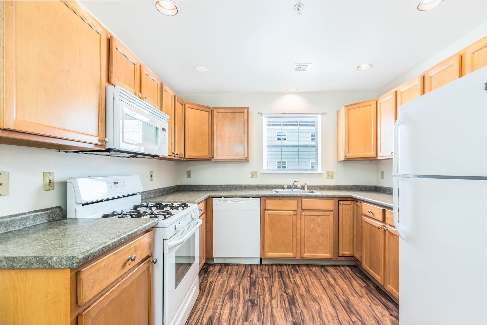 8 Tampa Drive, Unit A1 Rochester, NH 03867 - Photo 5 of 29