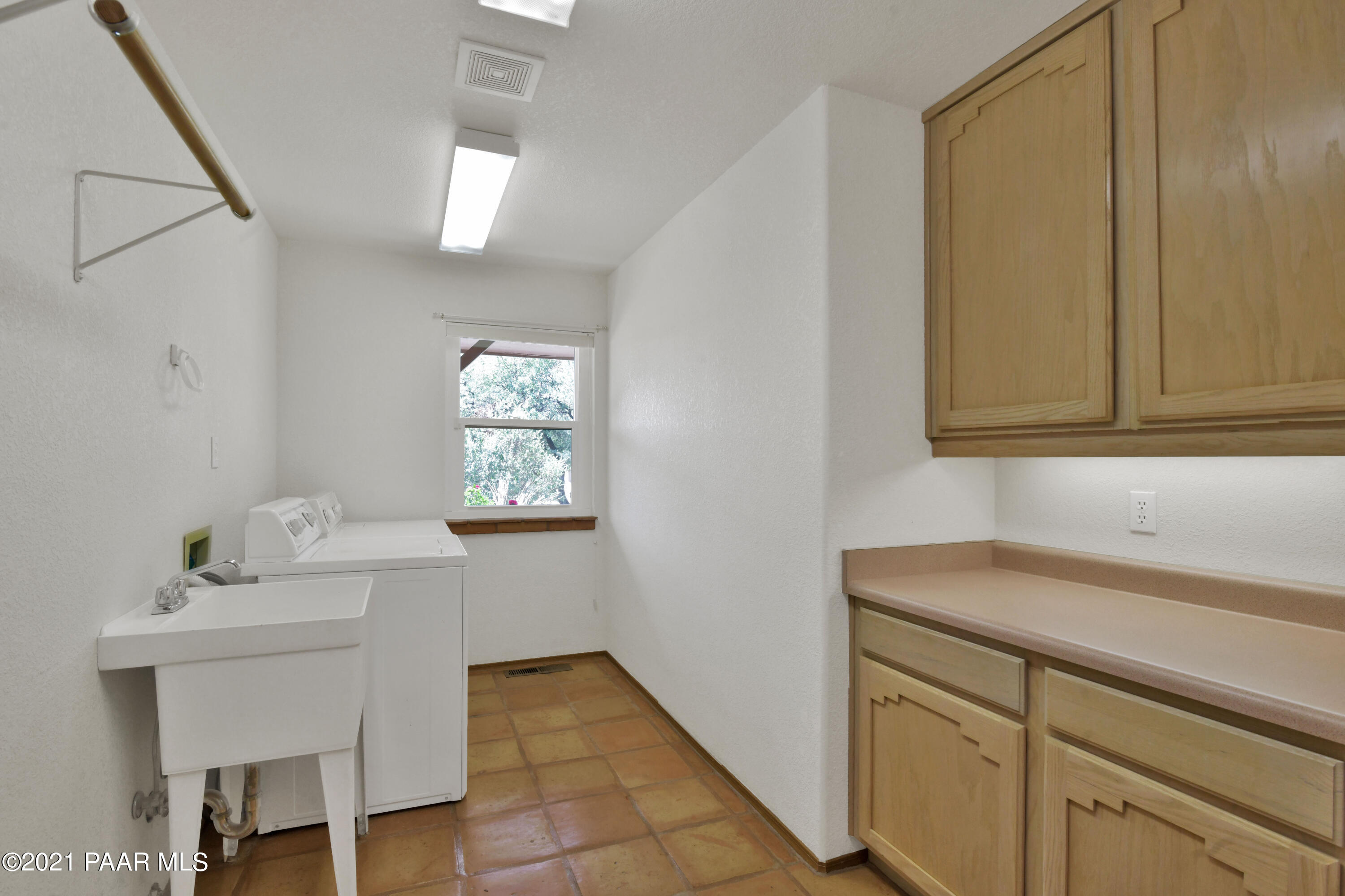 2800 West Bard Ranch Road Prescott, AZ 86305 - Photo 19 of 53 Laundry