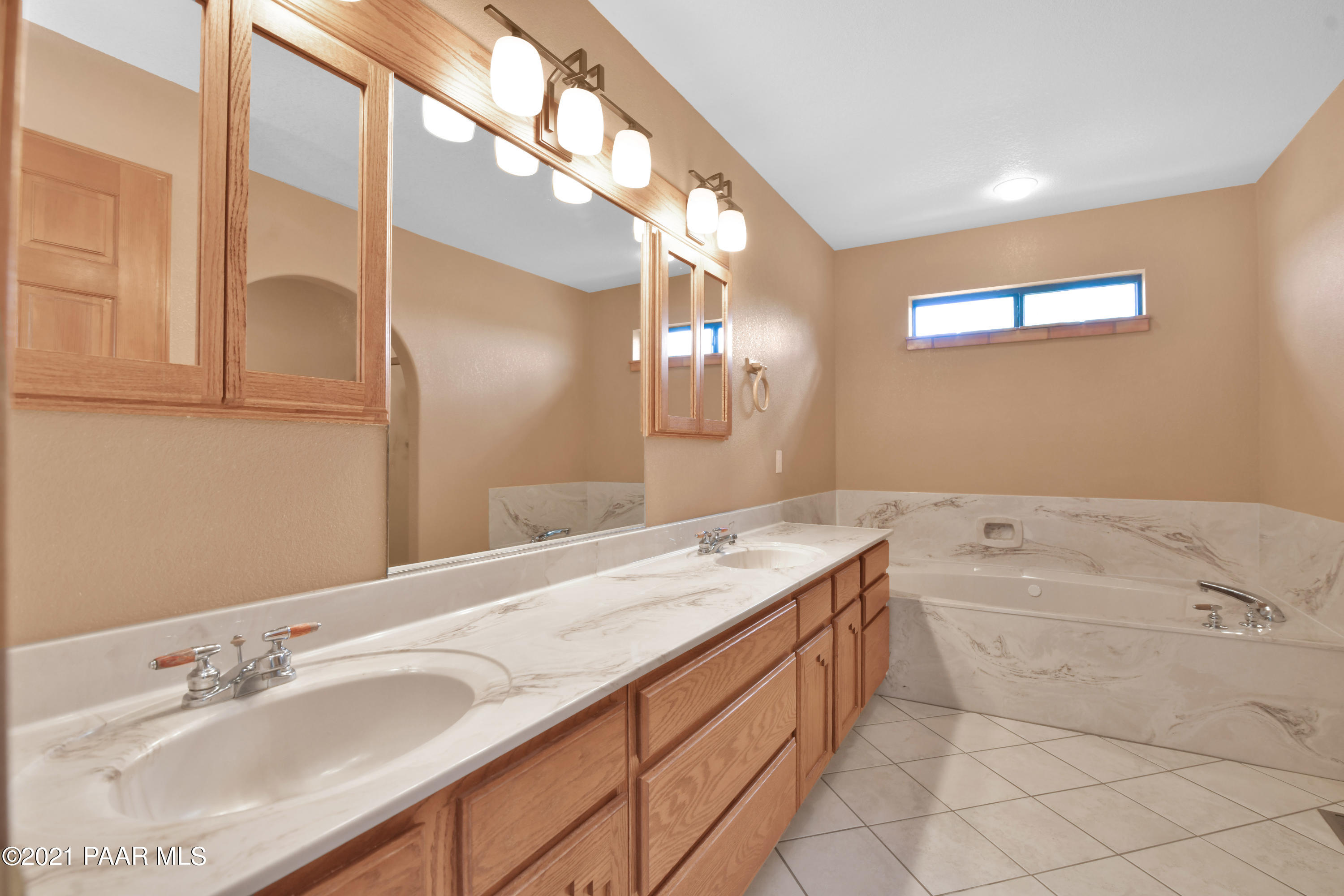 2800 West Bard Ranch Road Prescott, AZ 86305 - Photo 25 of 53 Master Bath