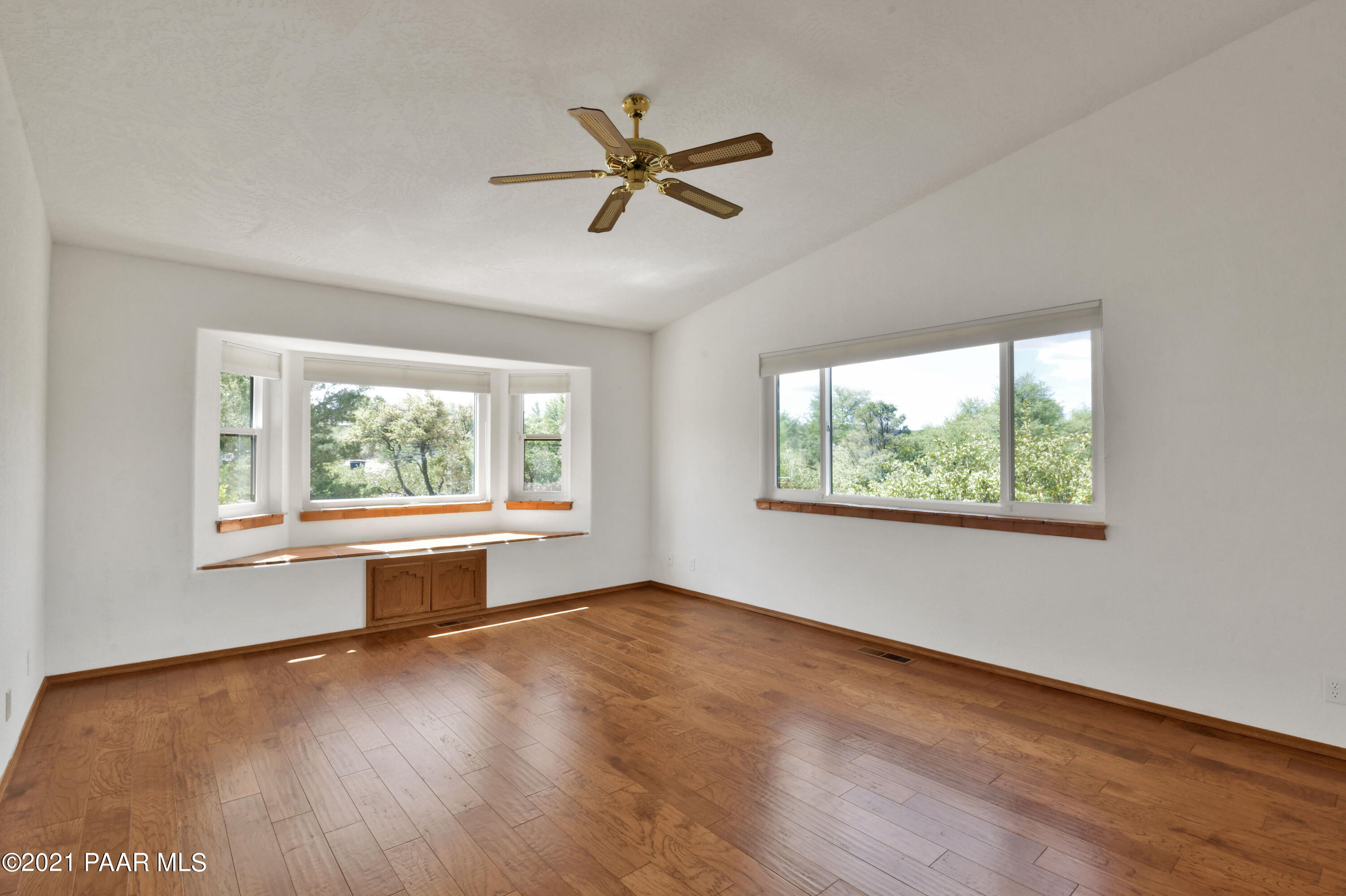 2800 West Bard Ranch Road Prescott, AZ 86305 - Photo 7 of 53 Living Room