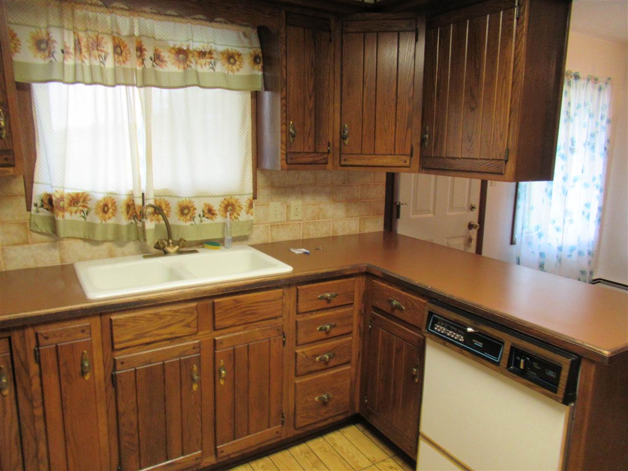 5103 East Mt Morris Road Mount Morris, MI 48458 - Photo 10 of 44 50053290-9.JPG