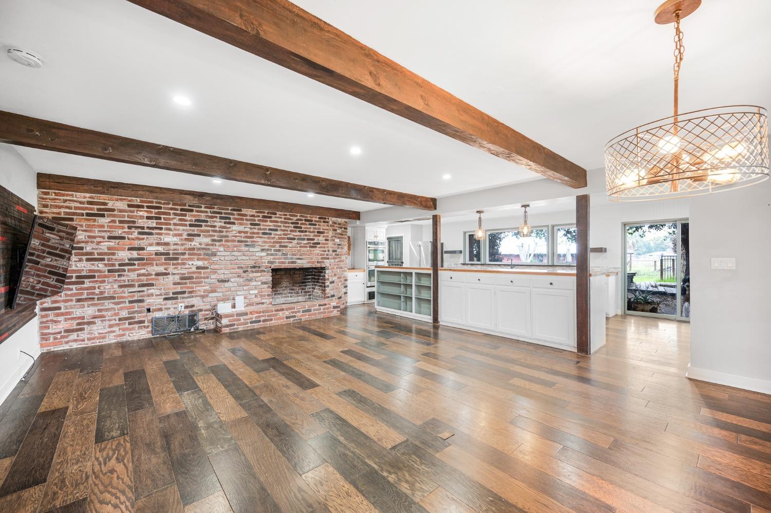 6789 North De Wolf Avenue Clovis, CA 93619 - Photo 11 of 54