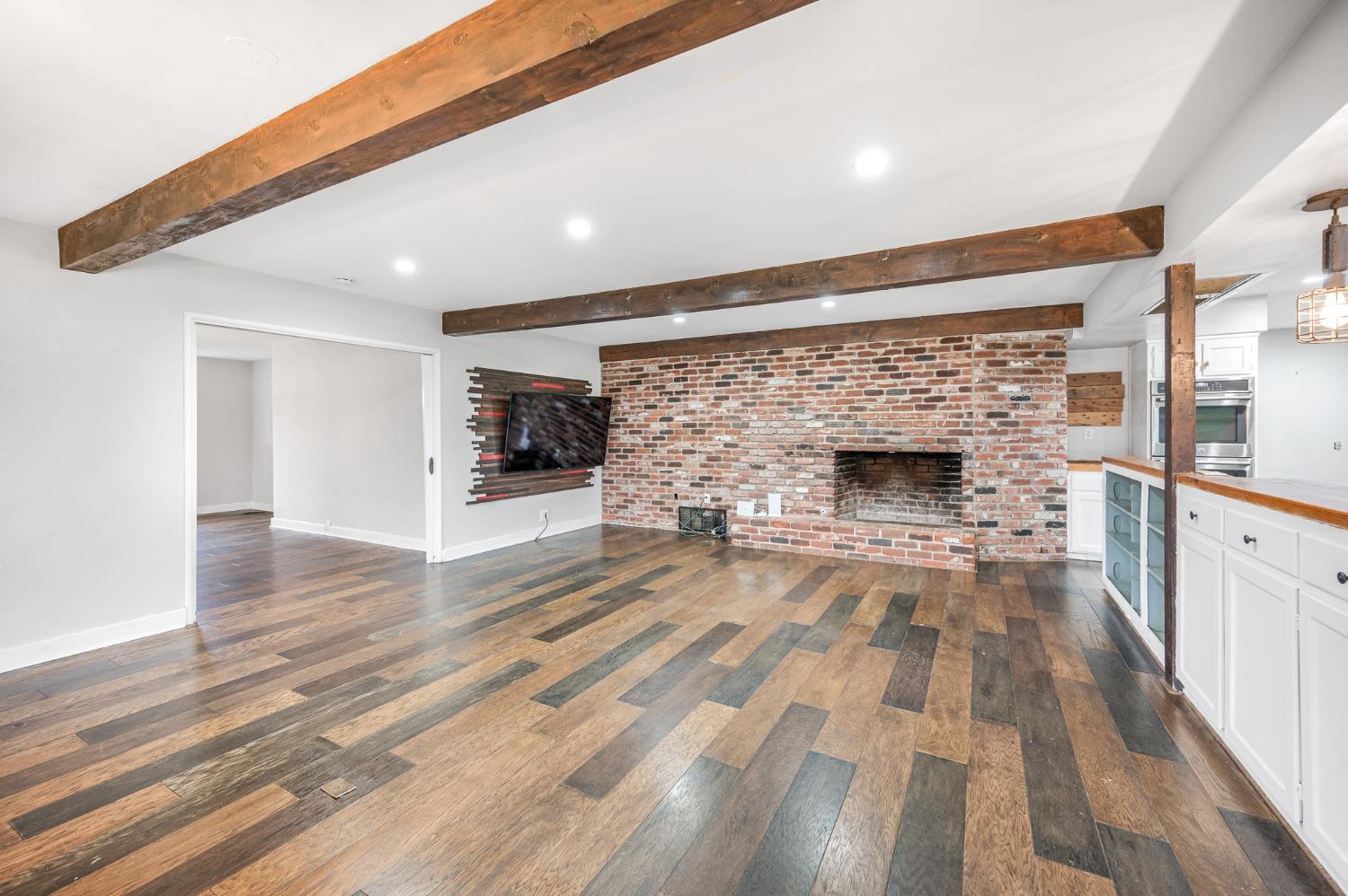 6789 North De Wolf Avenue Clovis, CA 93619 - Photo 12 of 54