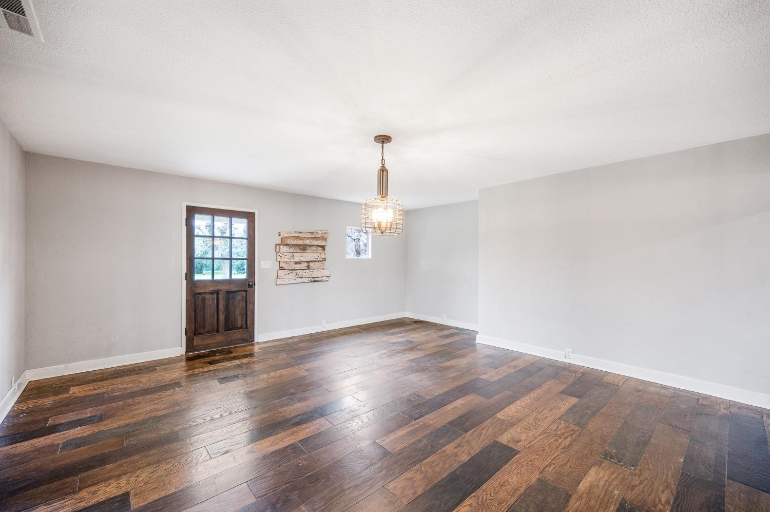 6789 North De Wolf Avenue Clovis, CA 93619 - Photo 8 of 54