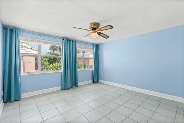 $529,999 | 517 Revilo Boulevard, Daytona Beach, FL 32118