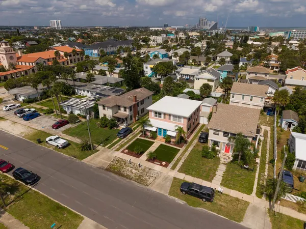 $529,999 | 517 Revilo Boulevard, Daytona Beach, FL 32118