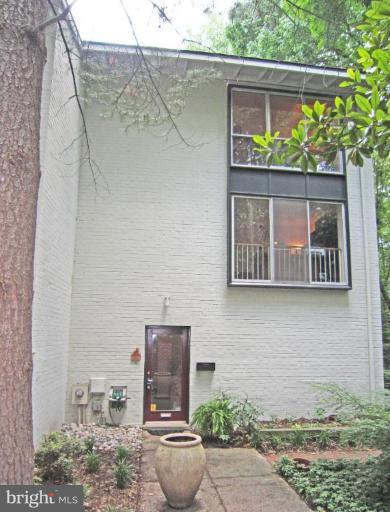 11499 Waterview Cluster Reston, VA 20190 - Photo 1 of 26 Exterior (Main)