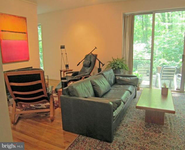 11499 Waterview Cluster Reston, VA 20190 - Photo 3 of 26 Living Room