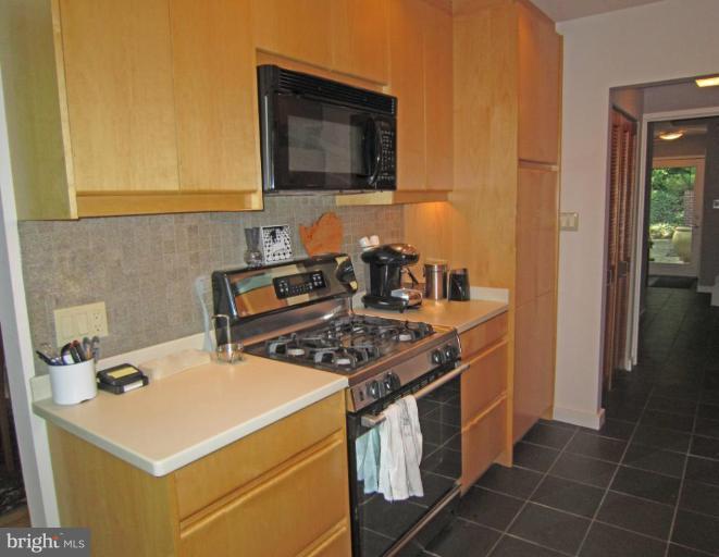 11499 Waterview Cluster Reston, VA 20190 - Photo 8 of 26 Kitchen #2