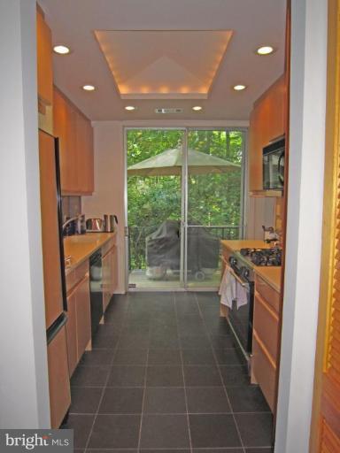 11499 Waterview Cluster Reston, VA 20190 - Photo 9 of 26 Kitchen #3