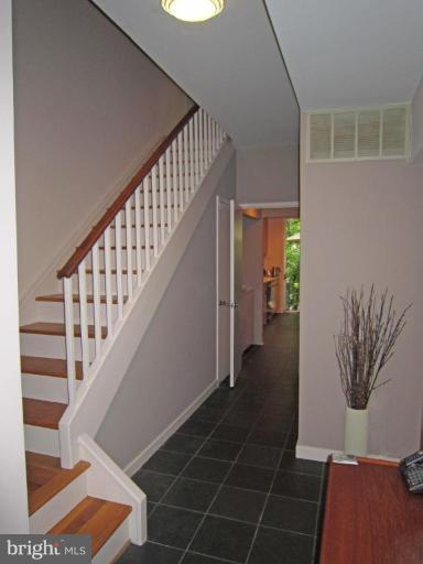 11499 Waterview Cluster Reston, VA 20190 - Photo 10 of 26 Entrance / Foyer