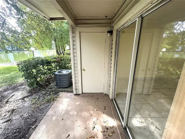 $1,300 | 1932 Lake Atriums Circle, Unit 67, Orlando, FL 32839