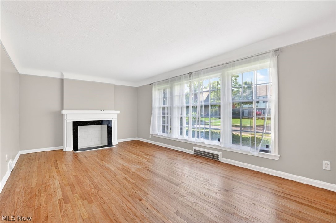 19239 Winslow Road, Unit LOWR Shaker Heights, OH 44122 - Photo 4 of 17