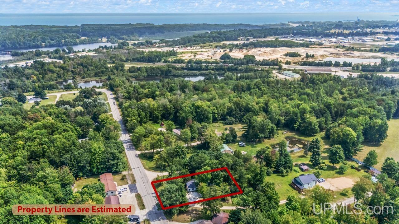 5373 18th Road Escanaba, MI 49829 - Photo 4 of 21