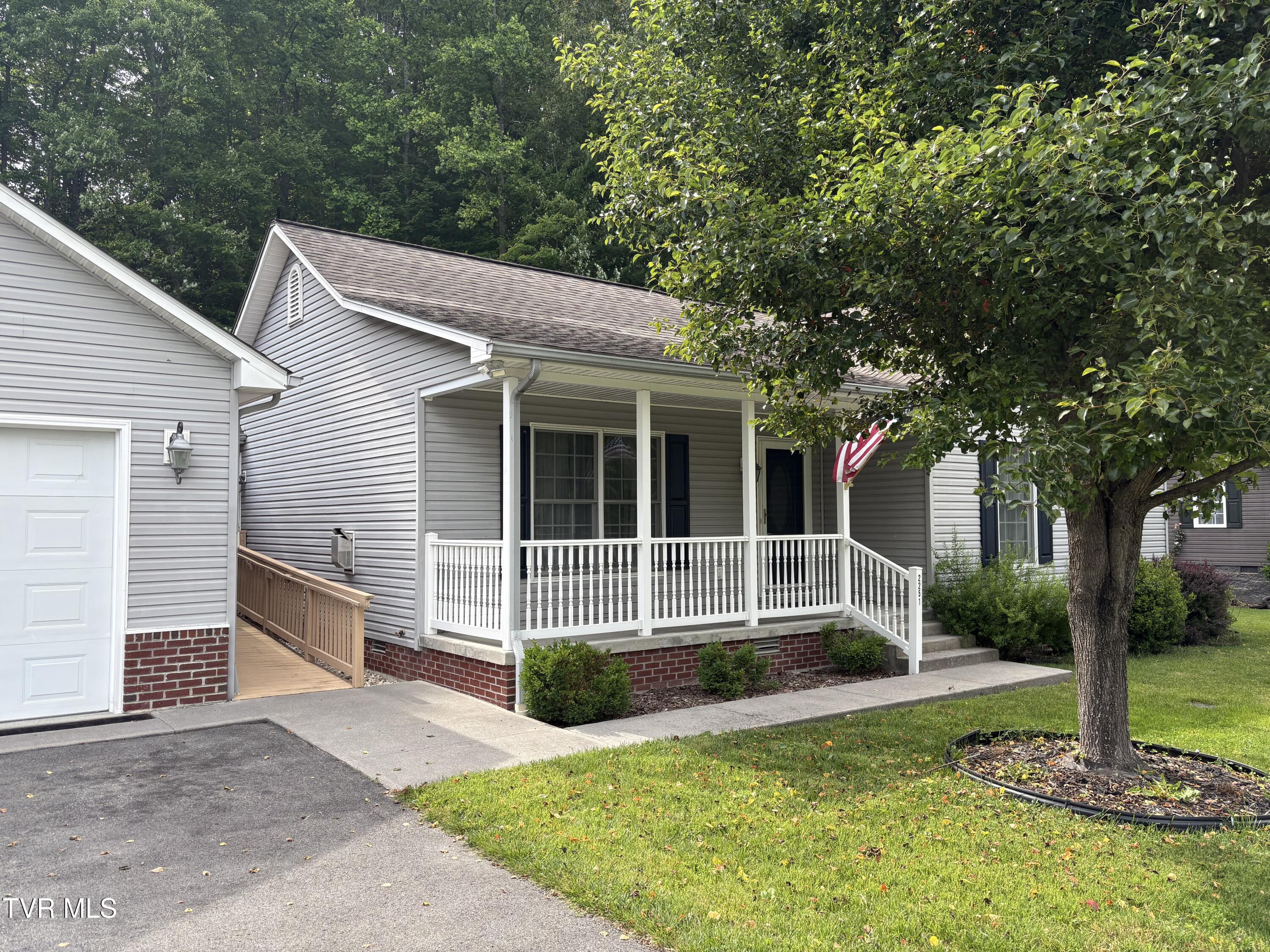 2251 Mountain Laurel Road Northeast Norton, VA 24273 - Photo 14 of 97 IMG_0617