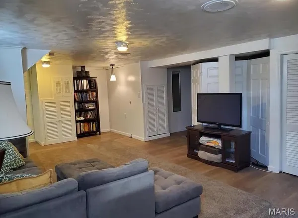 $2,550 | 2806 Hilldale Avenue, St. Louis, MO 63144